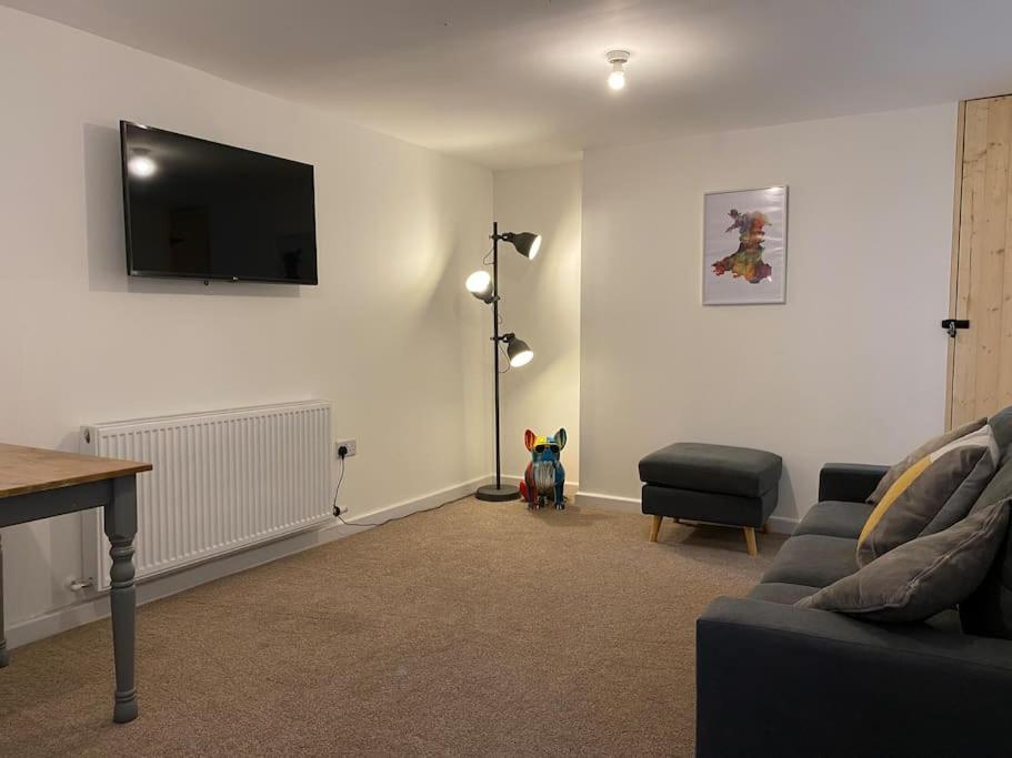 Modern 2 Bedroom Cottage Near Bike Park Wales. Merthyr Tydfil Εξωτερικό φωτογραφία