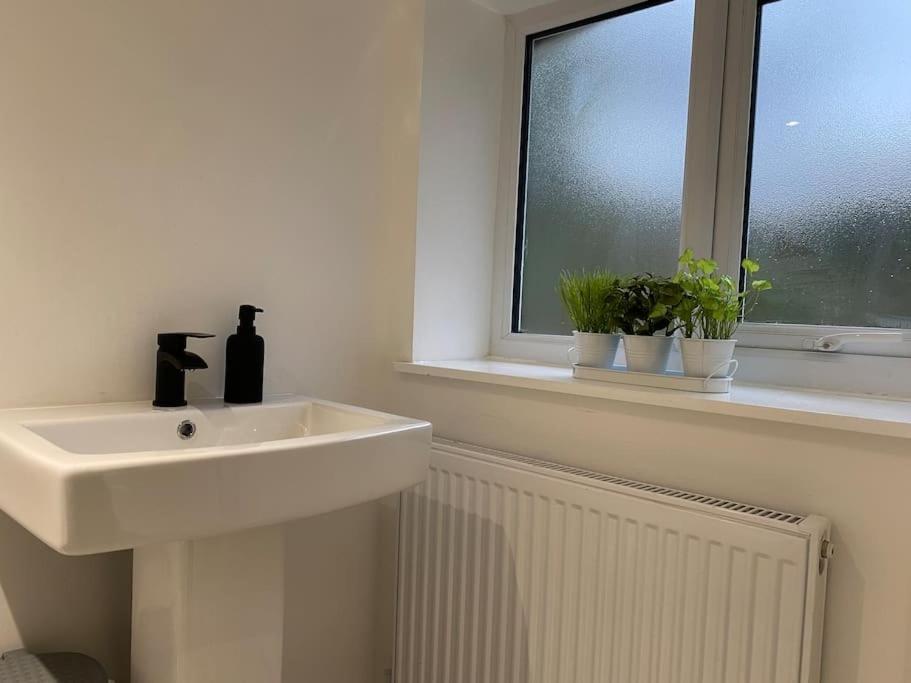 Modern 2 Bedroom Cottage Near Bike Park Wales. Merthyr Tydfil Εξωτερικό φωτογραφία